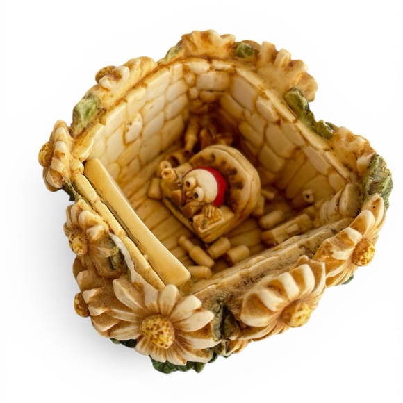 Lord Byrons Harmony Garden,one has a small chip, the others are fine - Picture 5 of 7